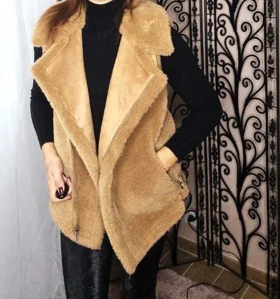 gilet_grosse_fausse_fourrure_camel_