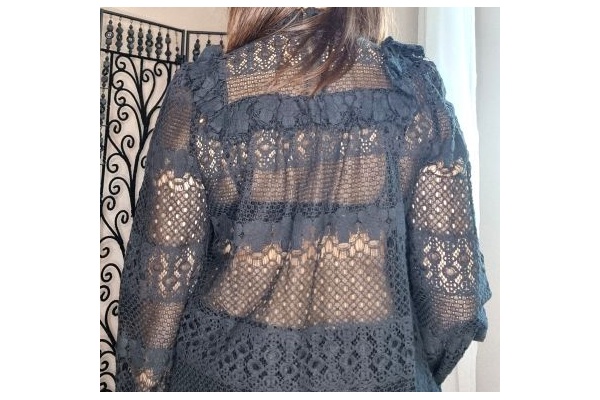 blouse_dentelle_noir_arriere_2_827475490