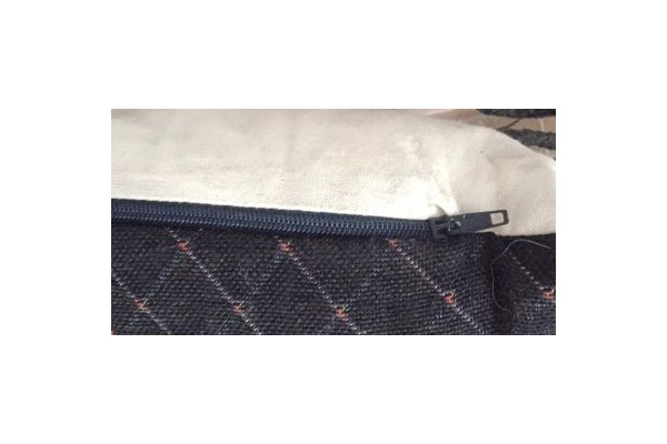 coussins_charlie_chaplin_fermeture_2