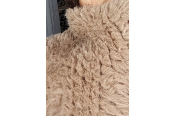 tissu_gilet_belle_fourrure_beige