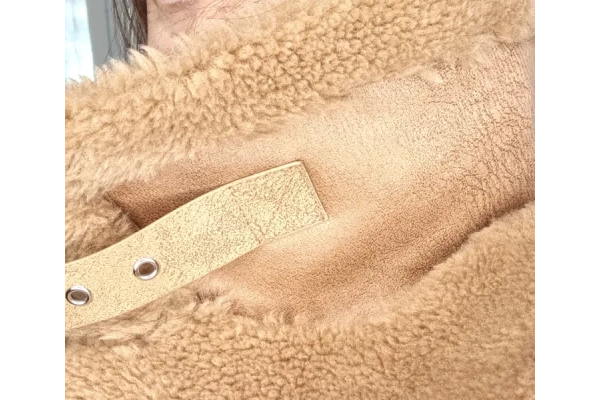 tissu_gilet_grosse_fausse_fourrure_camel